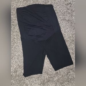 Isabella Maternity by Ingrid & Isabel, short leggings